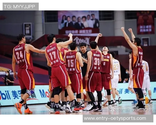 青岛男篮与广厦男篮激战正酣谁能在赛场上笑到最后 青岛男篮与广厦男篮激战正酣谁能在赛场上笑到最后